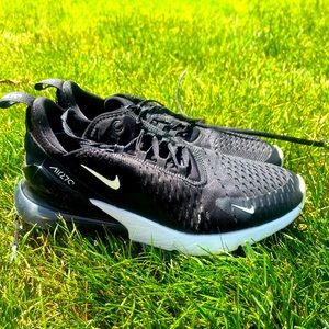 Nike Air Max 270 Men’s 7.5 Women’s 9